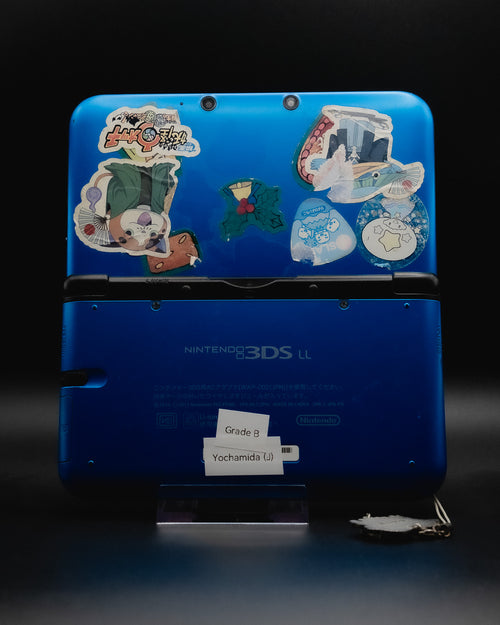 3DS XL Bleue avec Stickers Grade B reconditionnée par Yochamida — vue de face