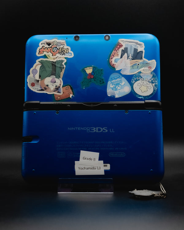 3DS XL Bleue avec Stickers Grade B reconditionnée par Yochamida — vue de face